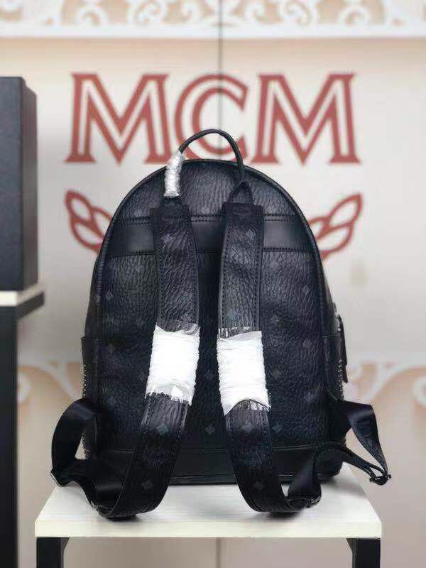 MCM雙肩背包 原單 5927小號 Gunta“M”字形鉚釘背包 金屬鉚釘 MCM女背包  mdmc1134